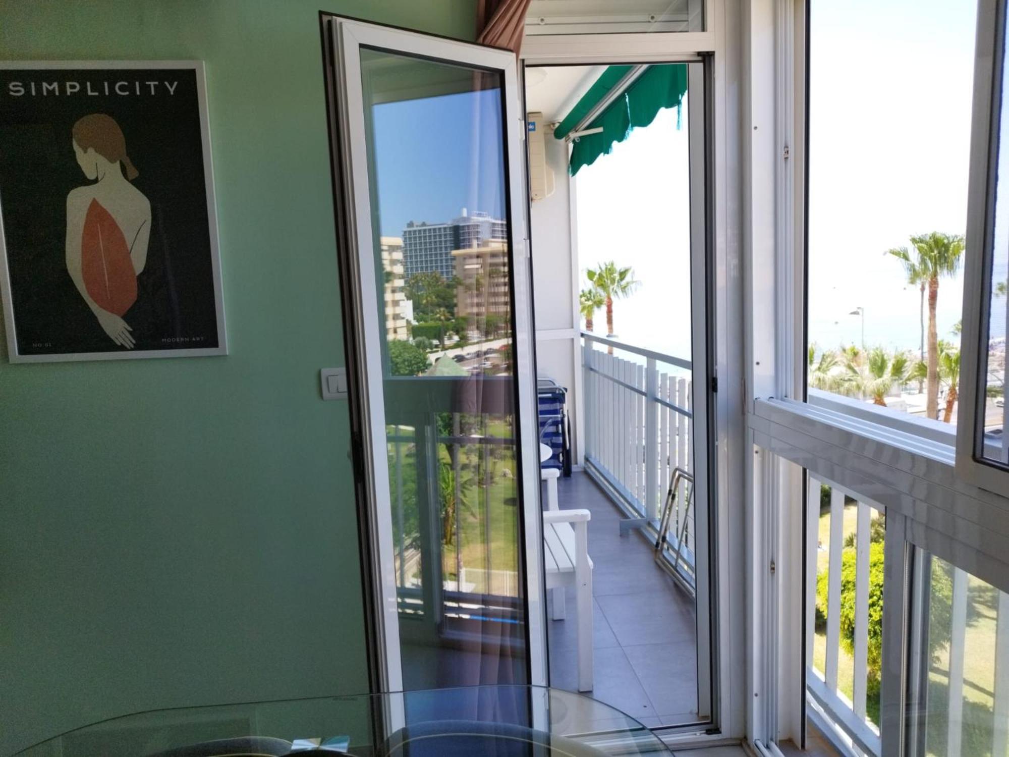 M1 403 Frontal Al Mar Vistas Terraza Y Wifi Lejlighed Benalmádena Eksteriør billede